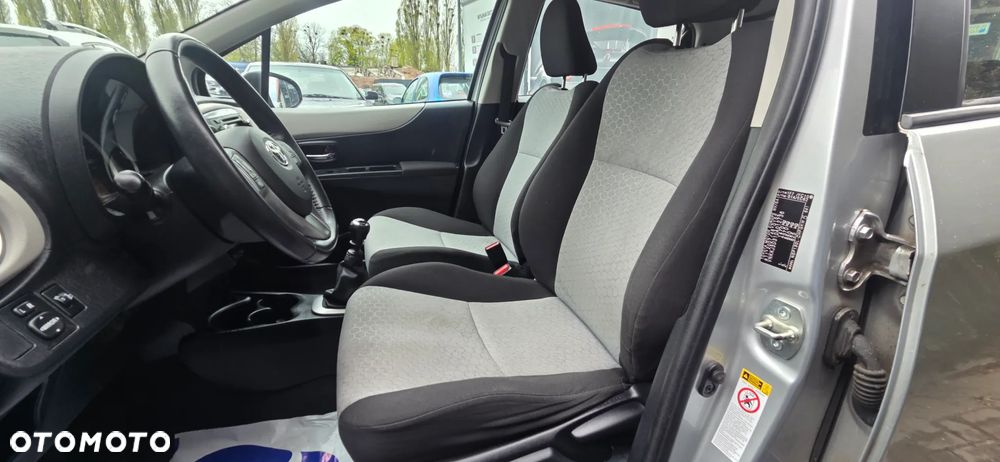 Toyota Yaris 1.33 VVT-i Executive - 27