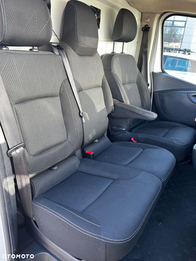 Nissan NV 300 Trafic Vivaro - 14