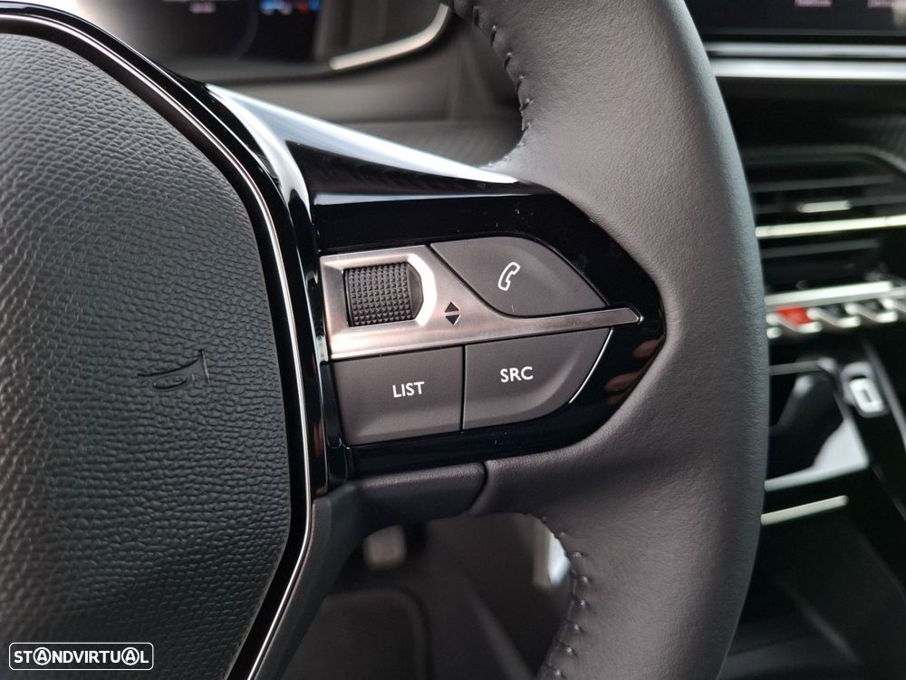 Peugeot 2008 1.2 PureTech Allure - 17