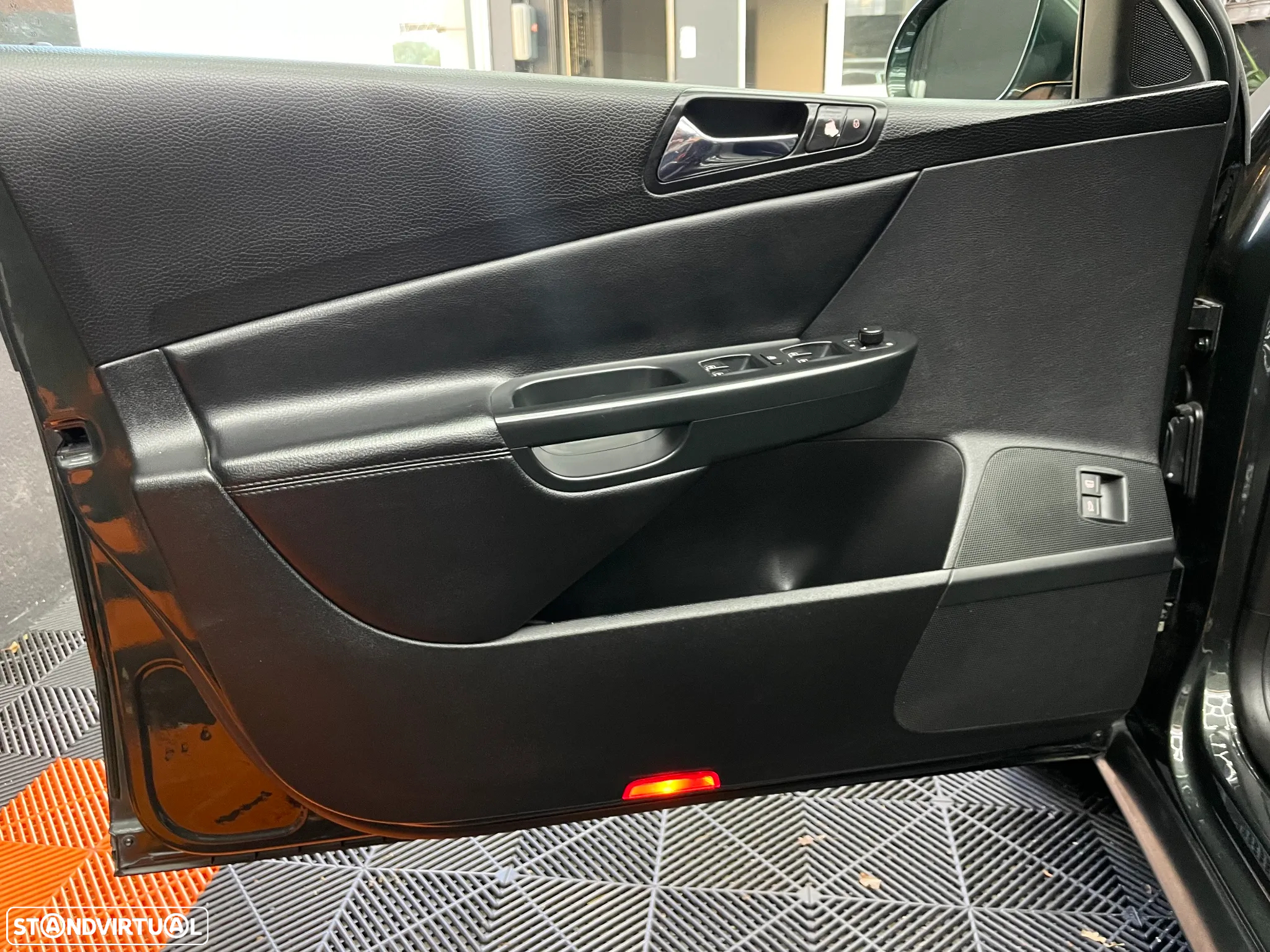 VW Passat Variant 2.0 TDi Highline - 15