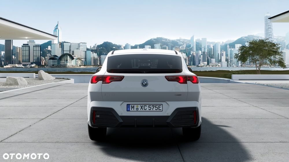 BMW iX2 eDrive20 - 6