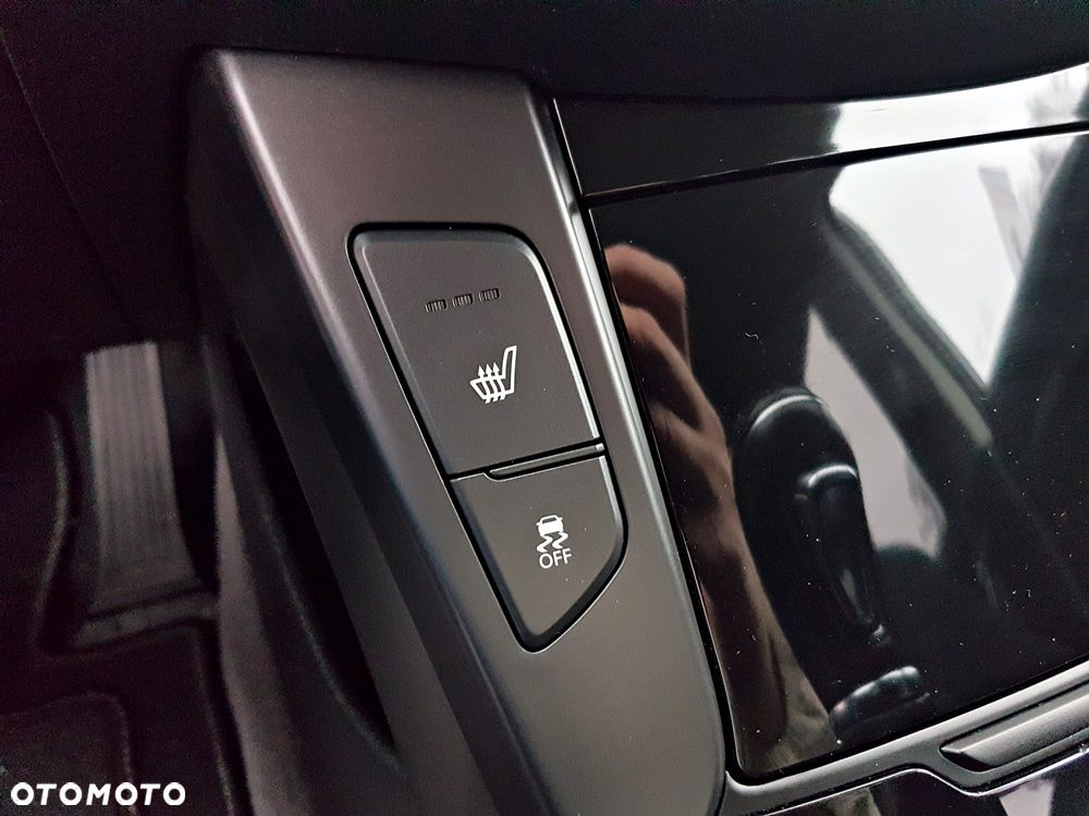 Hyundai i40 Kombi blue 1.6 CRDi DCT Space Plus - 24