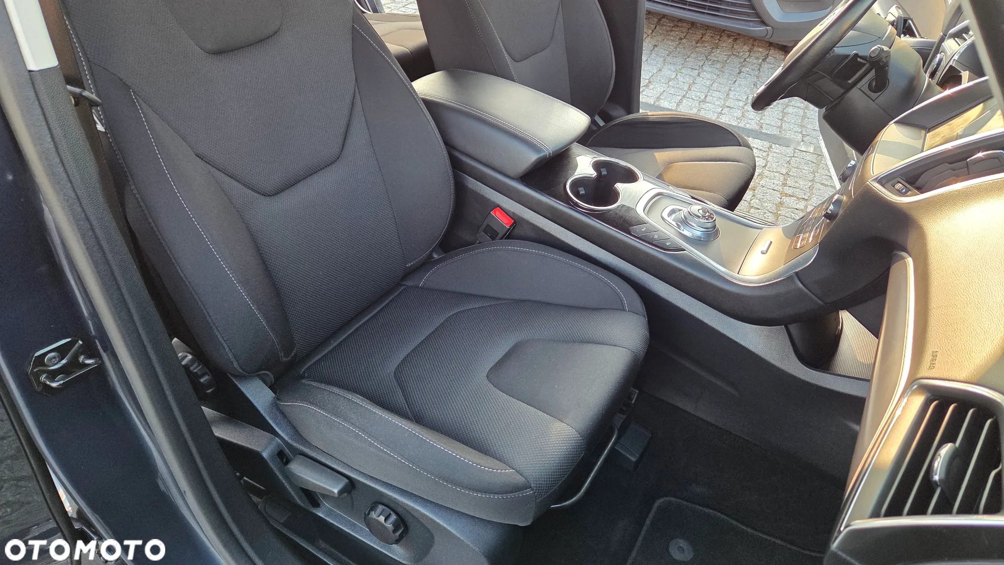 Ford S-Max 2.0 TDCi Titanium PowerShift - 25