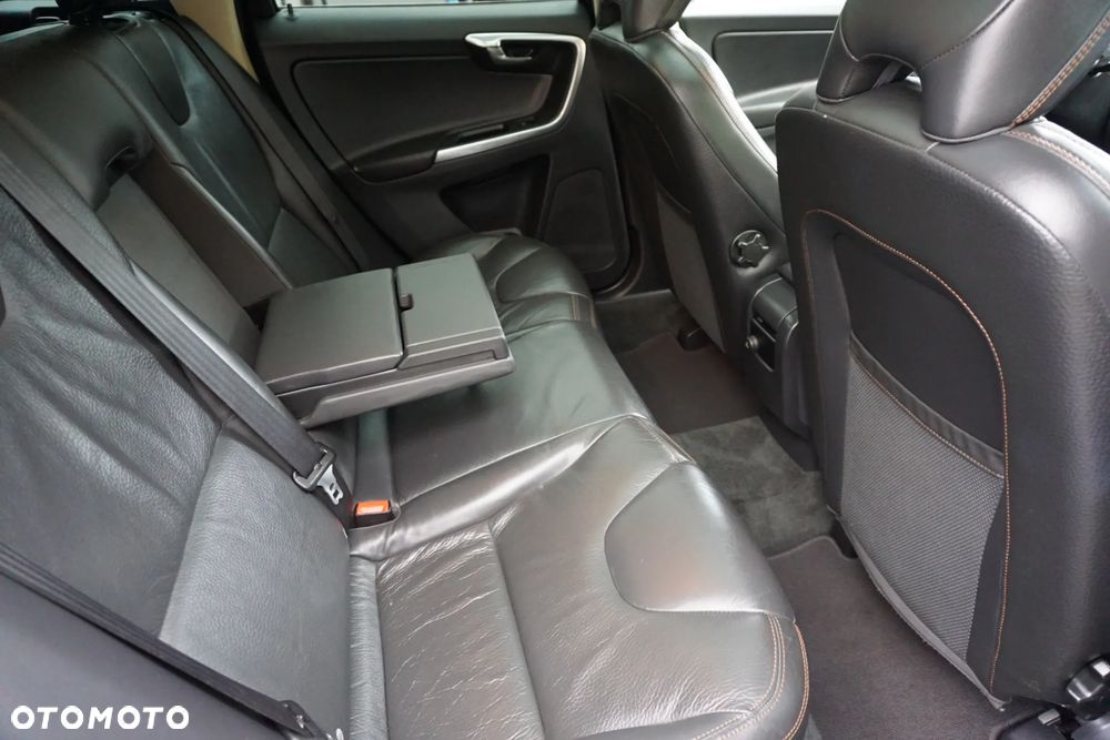 Volvo XC 60 D3 Momentum - 16
