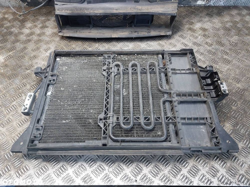 PAS PRZEDNI WZMOCNIENIE CZOŁOWE + KOMPLET CHŁODNIC BMW E39 520i 2.0 24V - 6