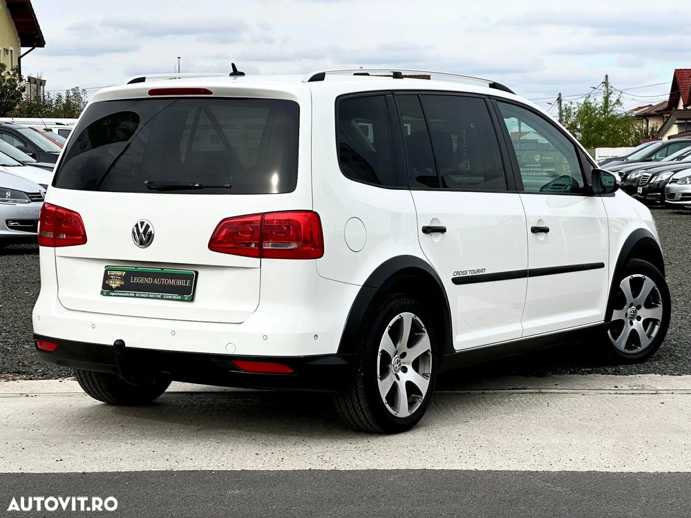 Volkswagen Touran - 3