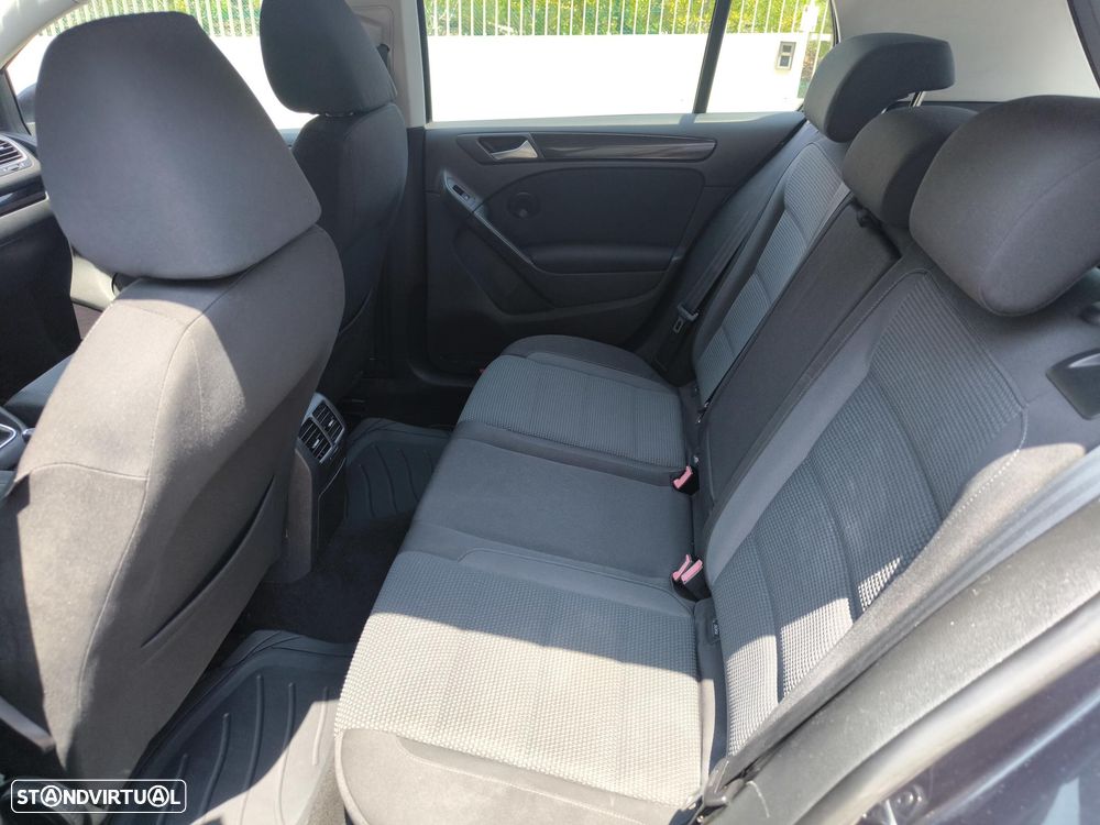 VW Golf 2.0 TDi Confortline - 22