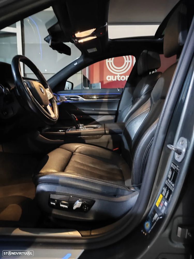 BMW 740 e iPerformance Pack M - 24