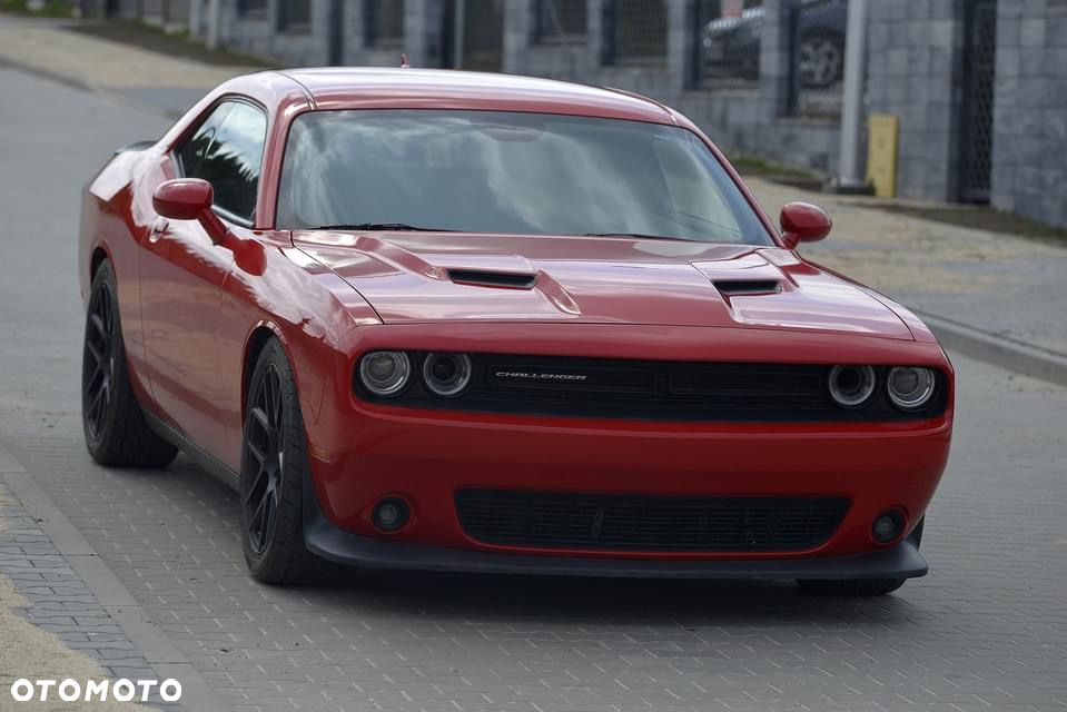 Dodge Challenger - 2
