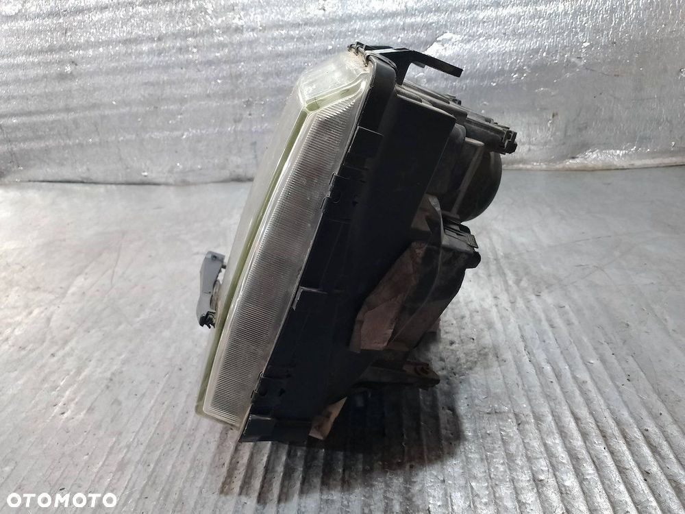 LAMPA PRZEDNIA PRAWA XENON LAND ROVER RANGE ROVER 1305235728 3.0 - 7