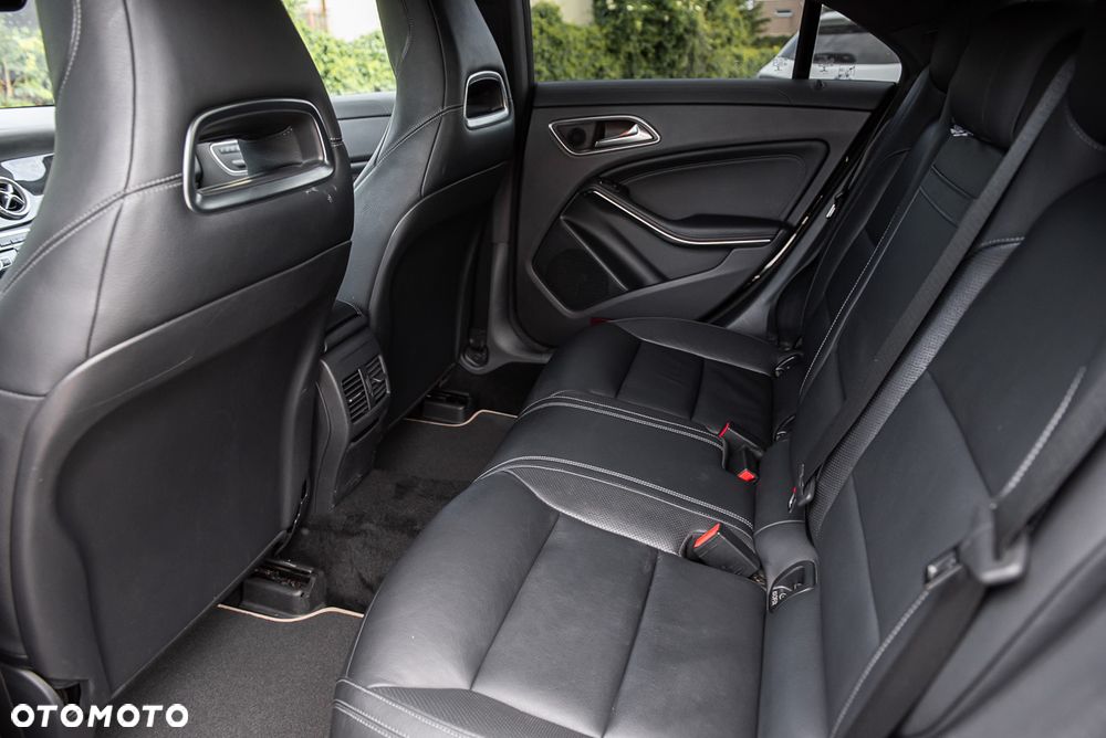 Mercedes-Benz CLA 250 7G-DCT StreetStyle - 22