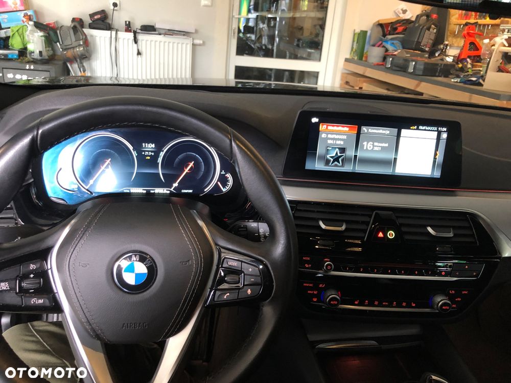 BMW Seria 5 525d Touring Luxury Line - 8