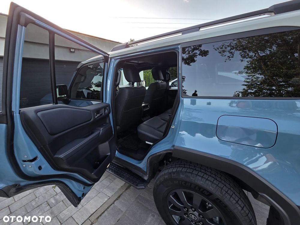 Toyota Land Cruiser - 11