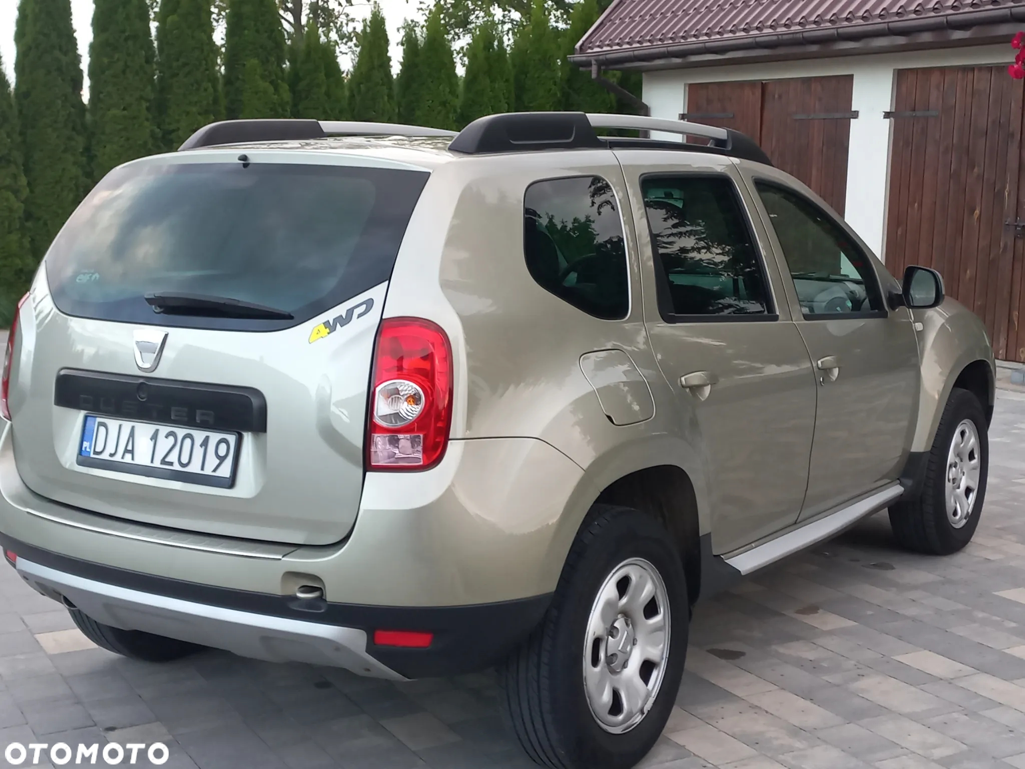 Dacia Duster 1.6 Laureate 4x4 - 37