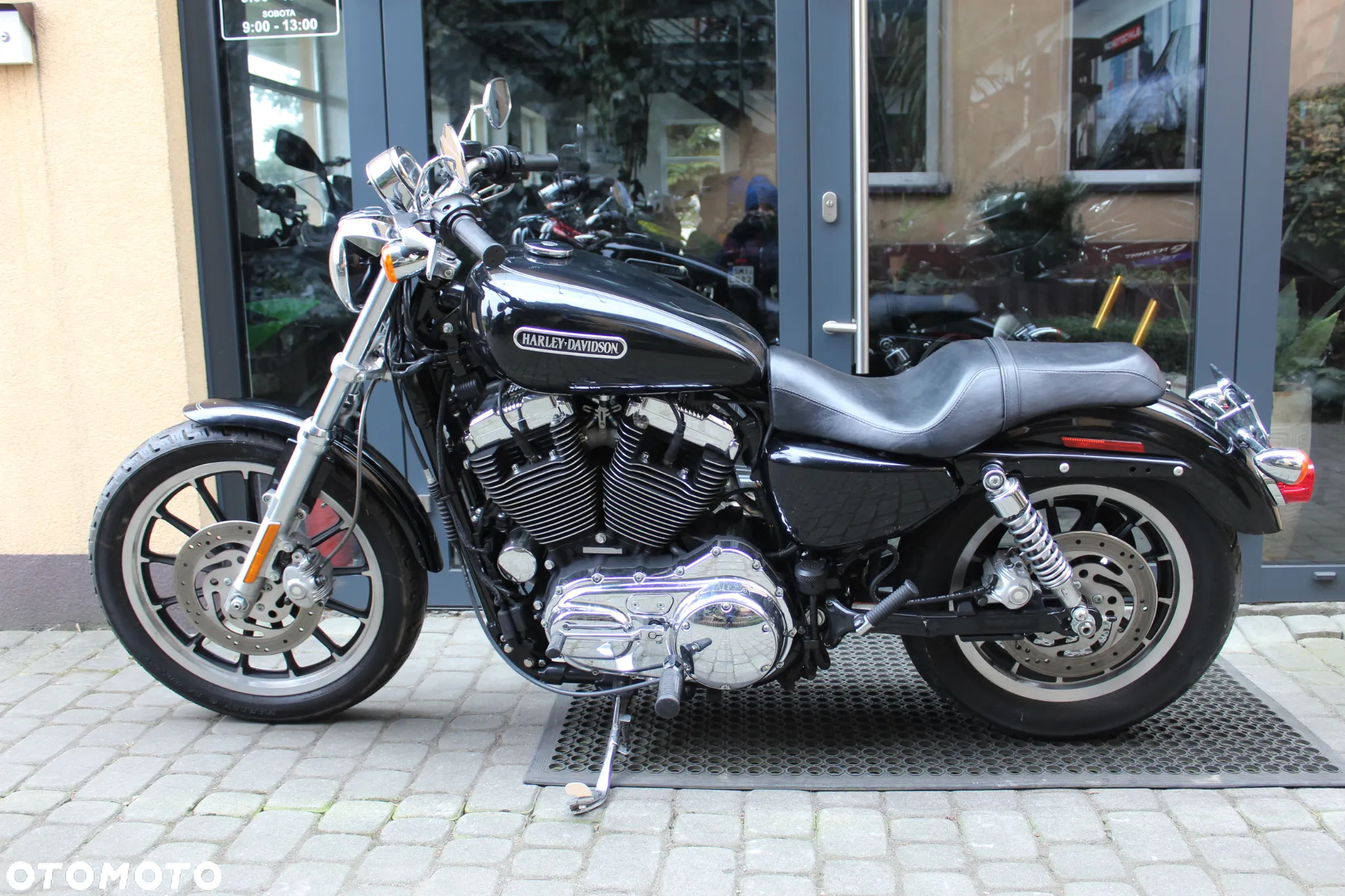 Harley-Davidson Sportster Custom 1200C - 2