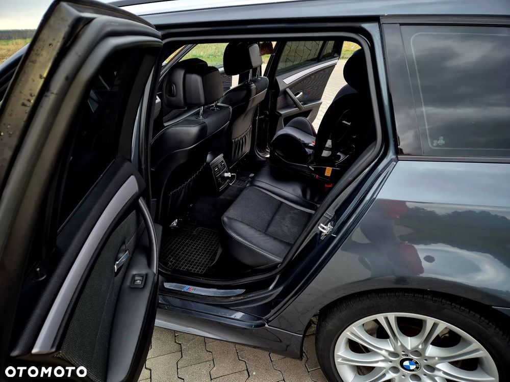 BMW Seria 5 530d xDrive Touring - 11
