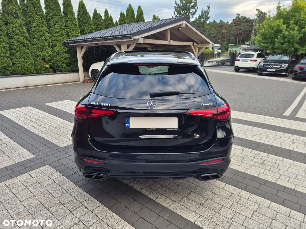 Mercedes-Benz GLC 300 4Matic 9G-TRONIC AMG Line Advanced - 10