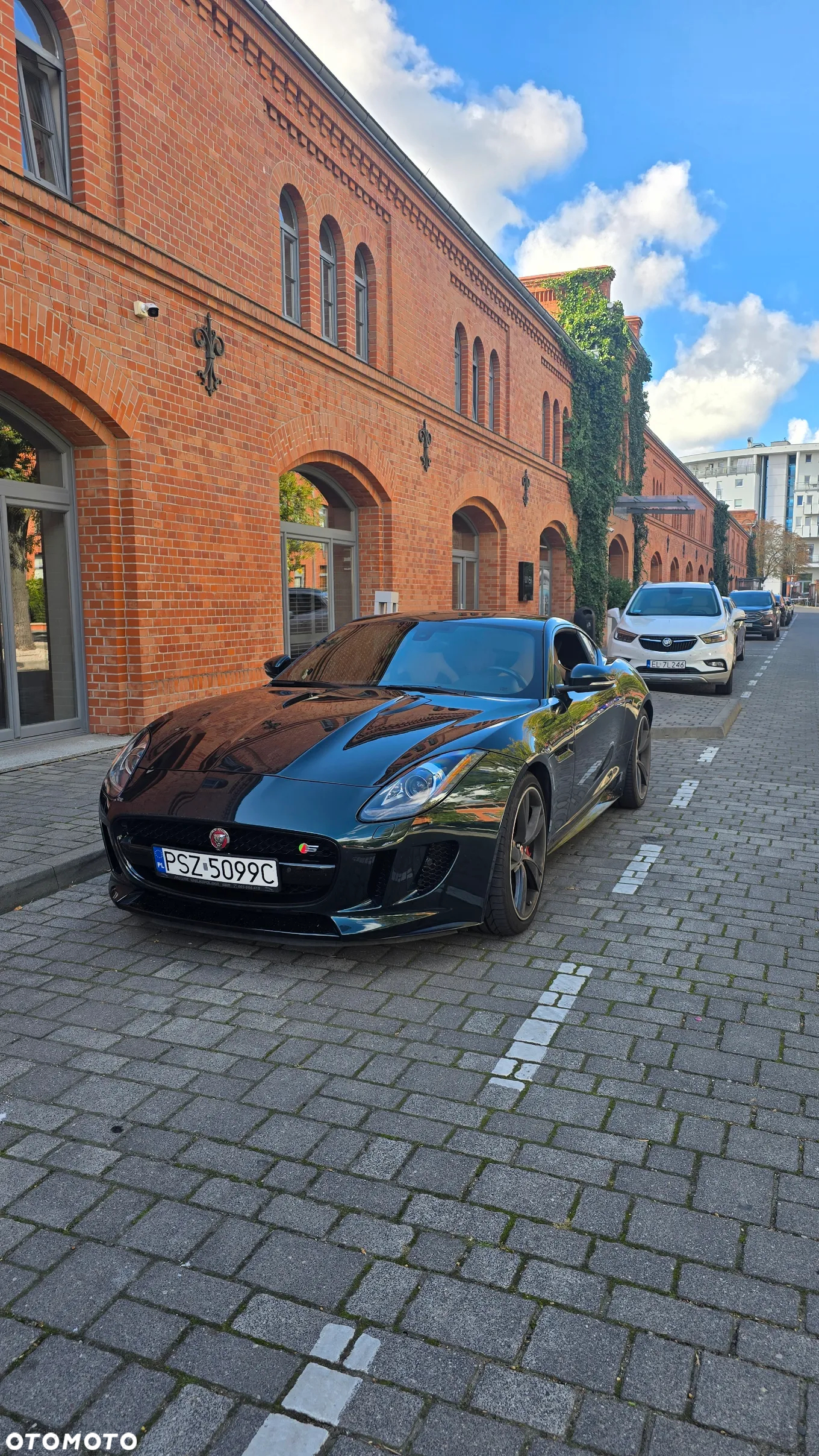 Jaguar F-Type - 4