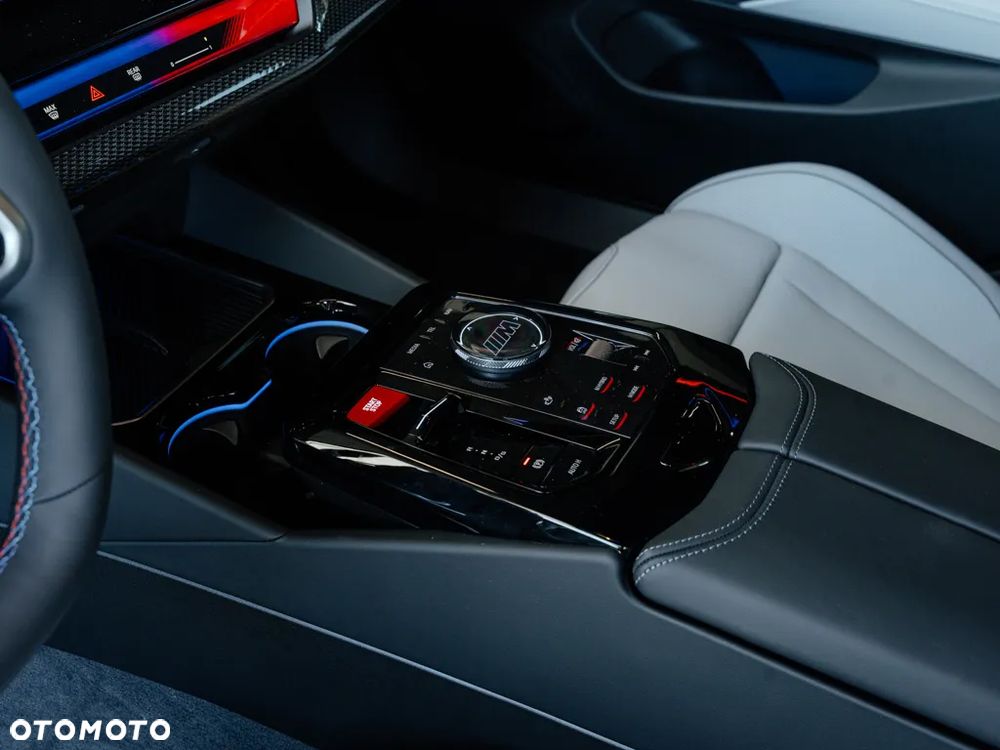 BMW M5 xDrive - 15