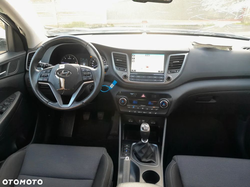 Hyundai Tucson 1.7 CRDI BlueDrive Style 2WD - 11