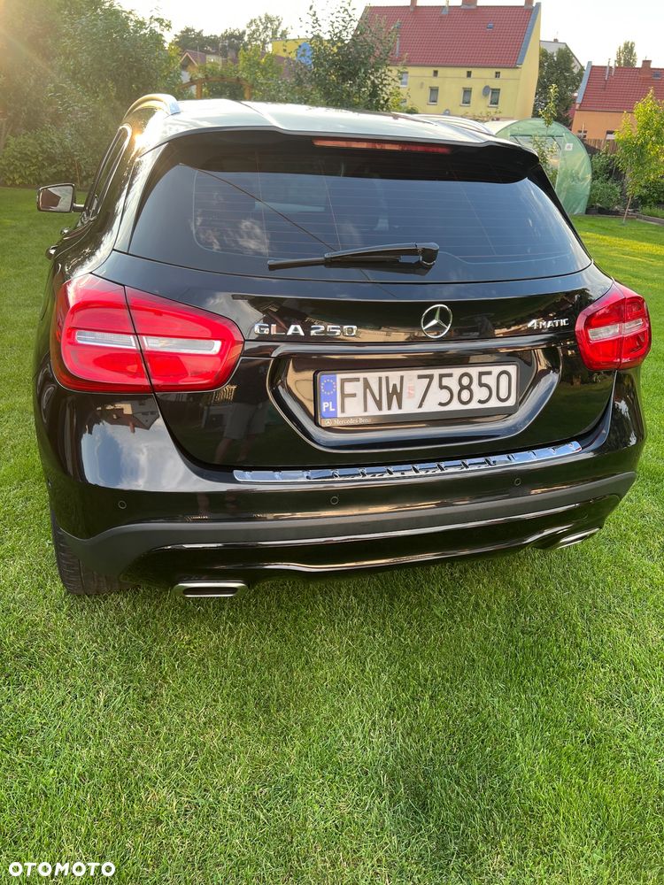 Mercedes-Benz GLA 250 4-Matic - 7