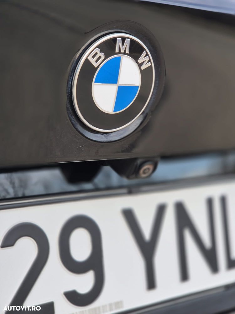 BMW Seria 3 330i Aut. Sport Line - 9