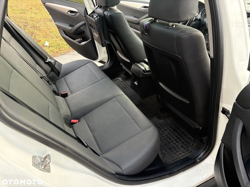 BMW X1 xDrive28i Sport Line - 17