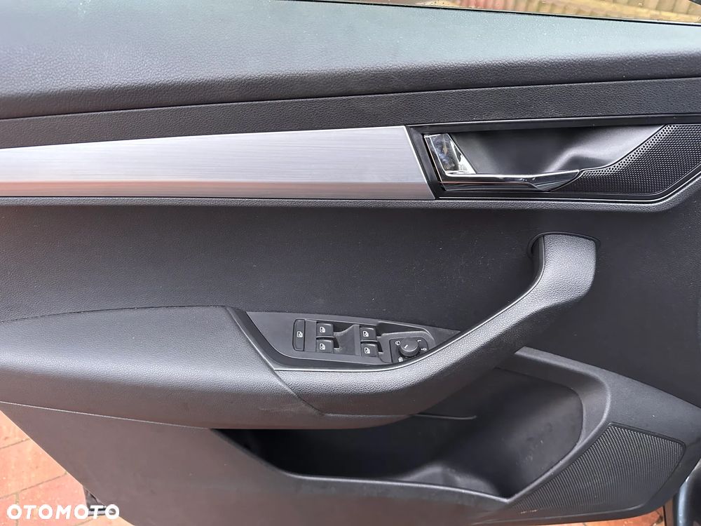 Skoda Karoq 1.6 TDI SCR DSG Style - 18