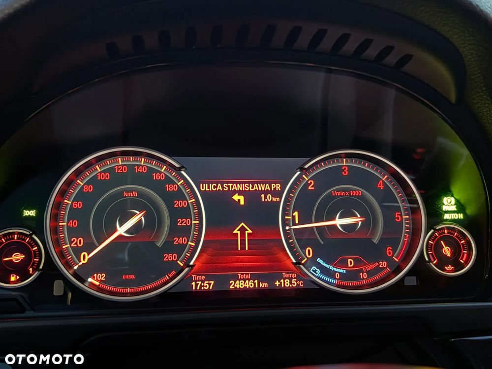 BMW Seria 5 520d xDrive - 37