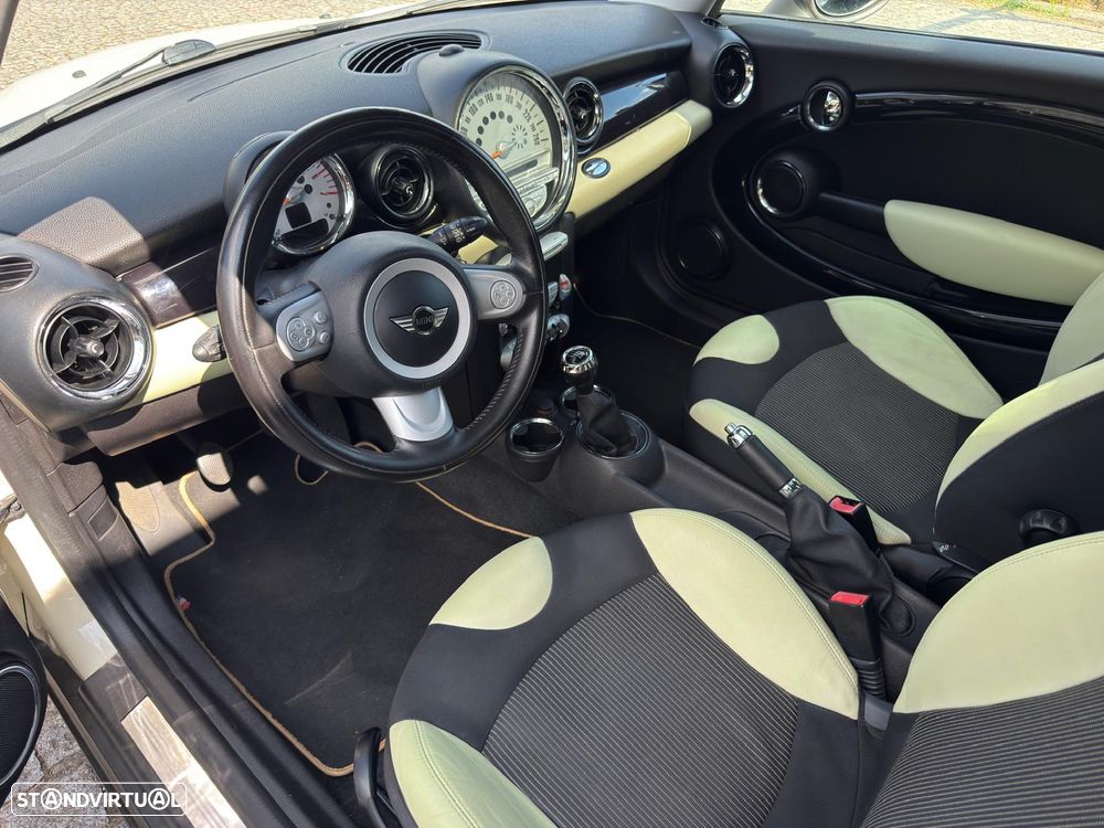 MINI 3 Portas Cooper D - 2