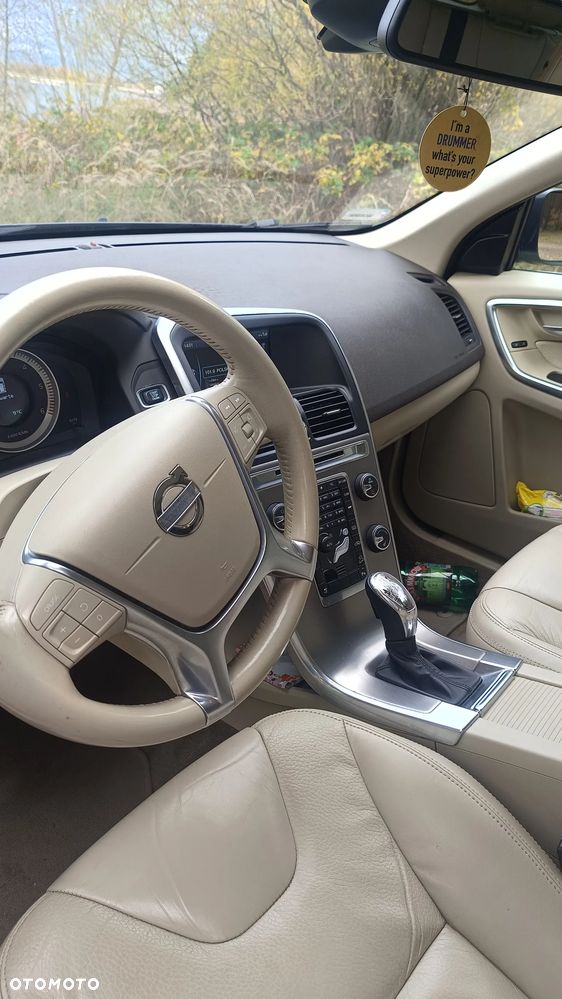 Volvo XC 60 D5 AWD Momentum - 15