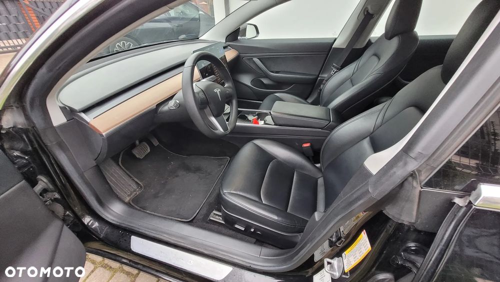 Tesla Model 3 - 13