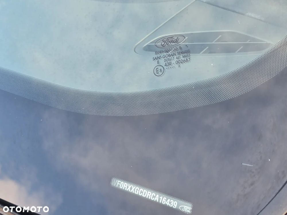 Ford Kuga 2.0 TDCi 2x4 Titanium - 39