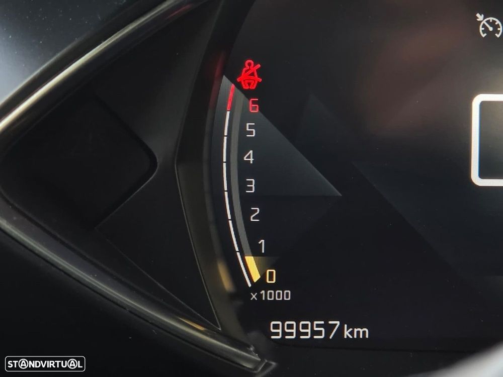 DS DS3 Crossback PureTech 100 SO CHIC - 19