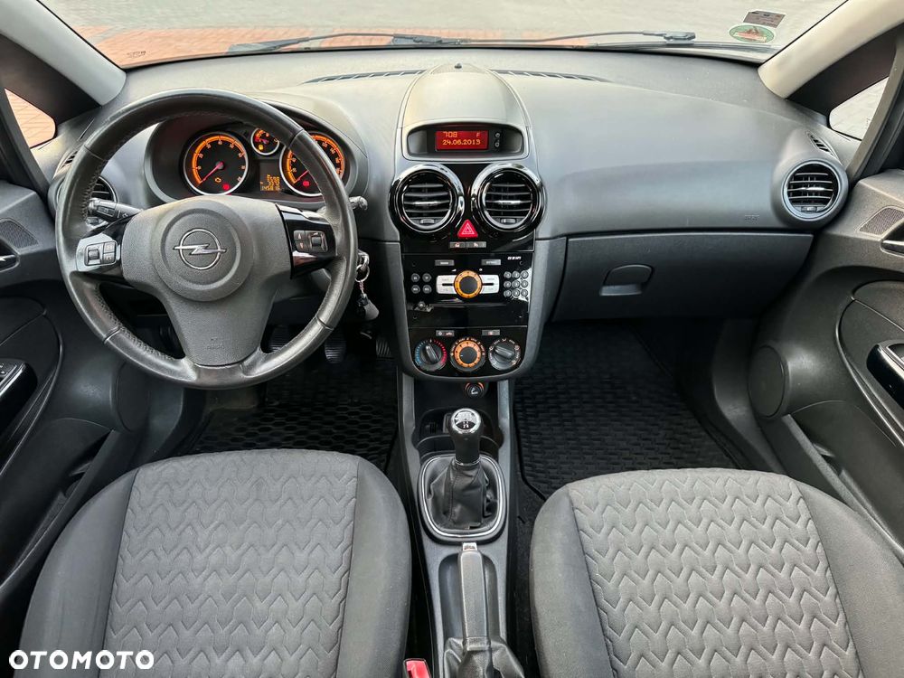 Opel Corsa 1.2 16V Cosmo - 12