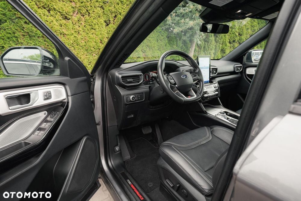 Ford Explorer - 10