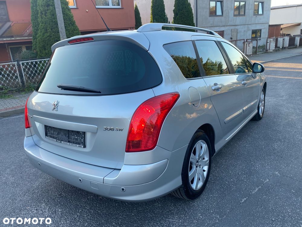 Peugeot 308 - 8