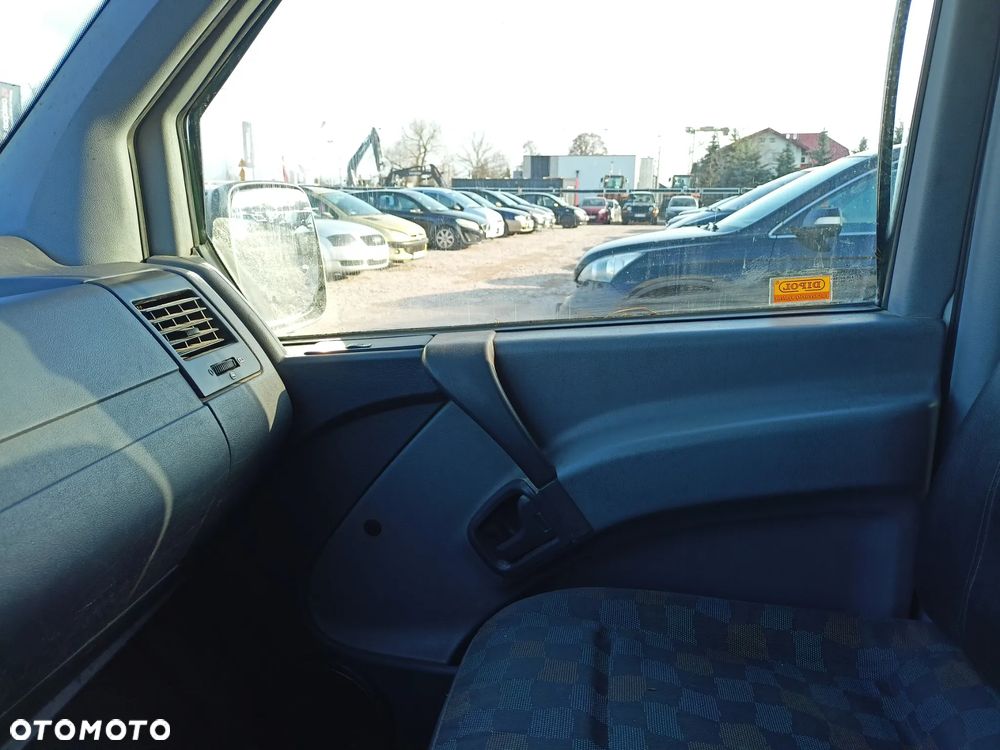 Mercedes-Benz Vito - 11