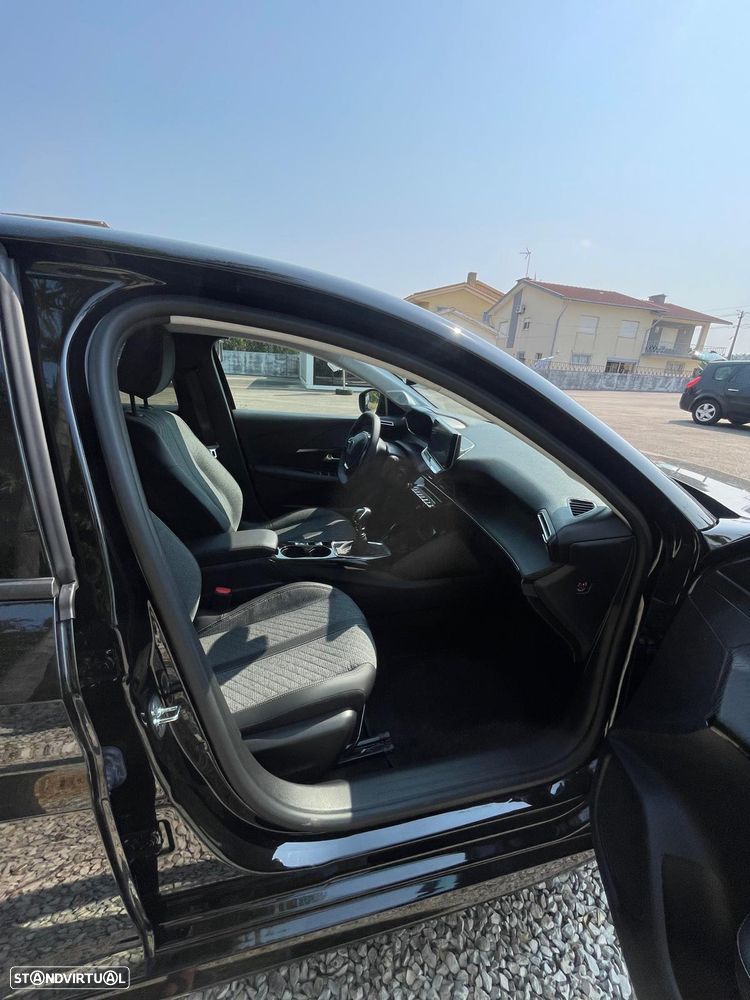 Peugeot 208 ver-puretech-110-stop-start-allure - 14