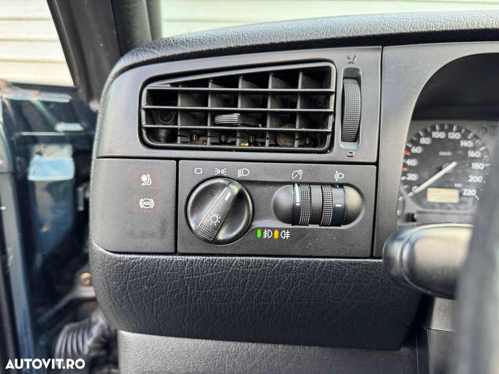 Ford Fiesta 1.4i Ghia - 10