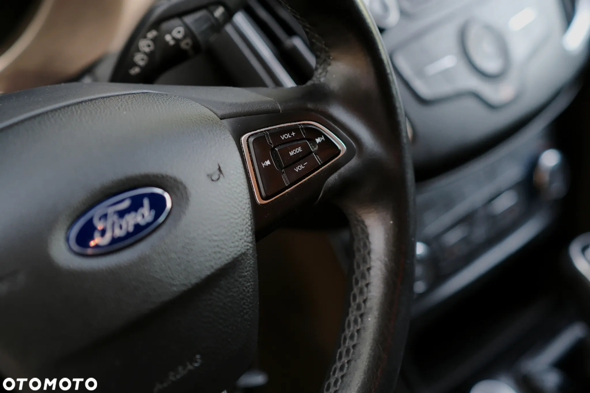 Ford Focus 1.0 EcoBoost Trend - 25