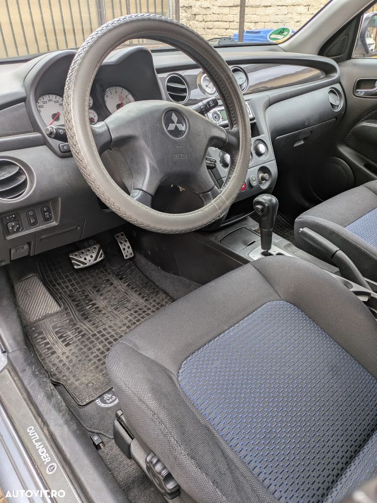 Mitsubishi Outlander 2.4 4WD Automatik Intense - 13