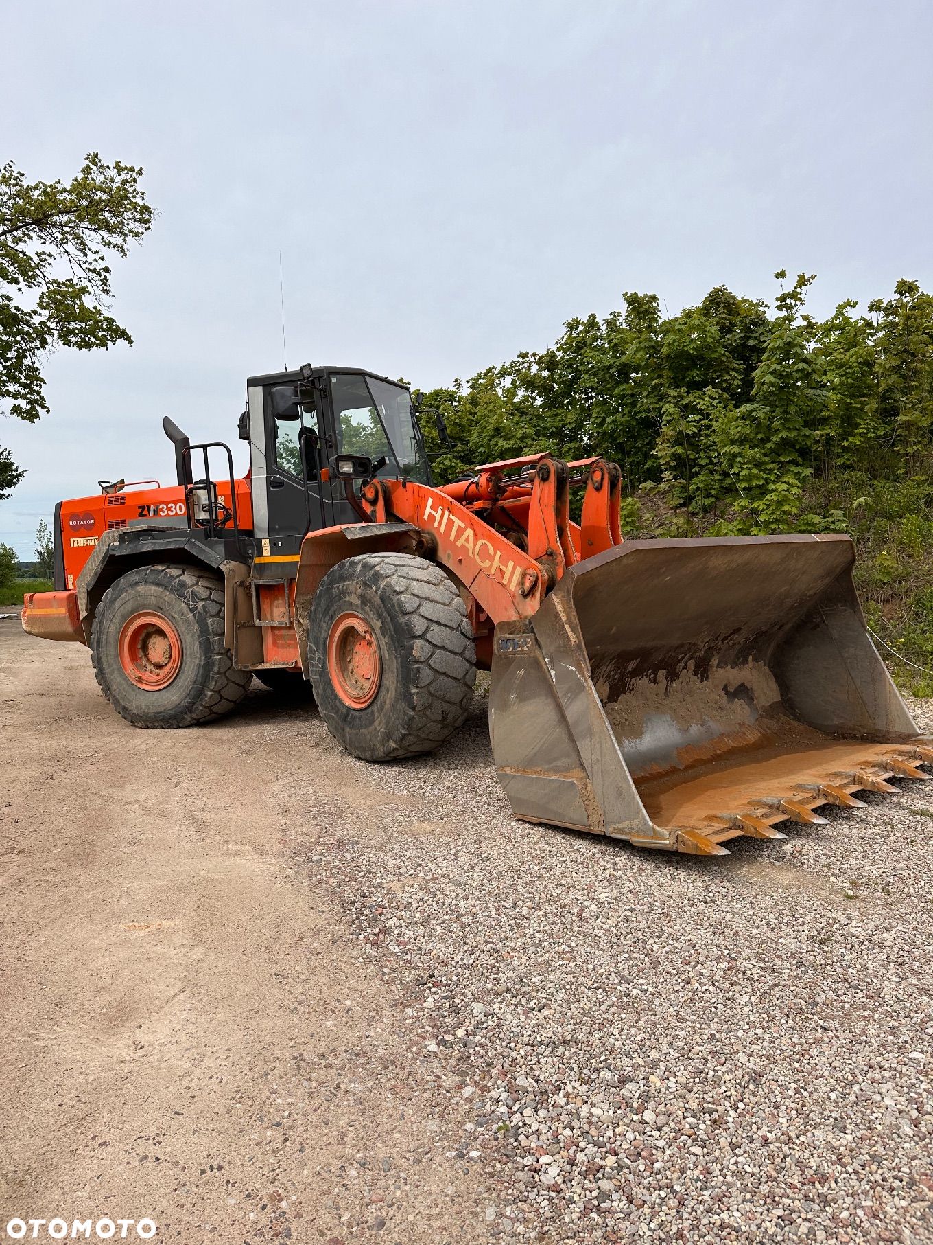 Hitachi ZW 330 - 1