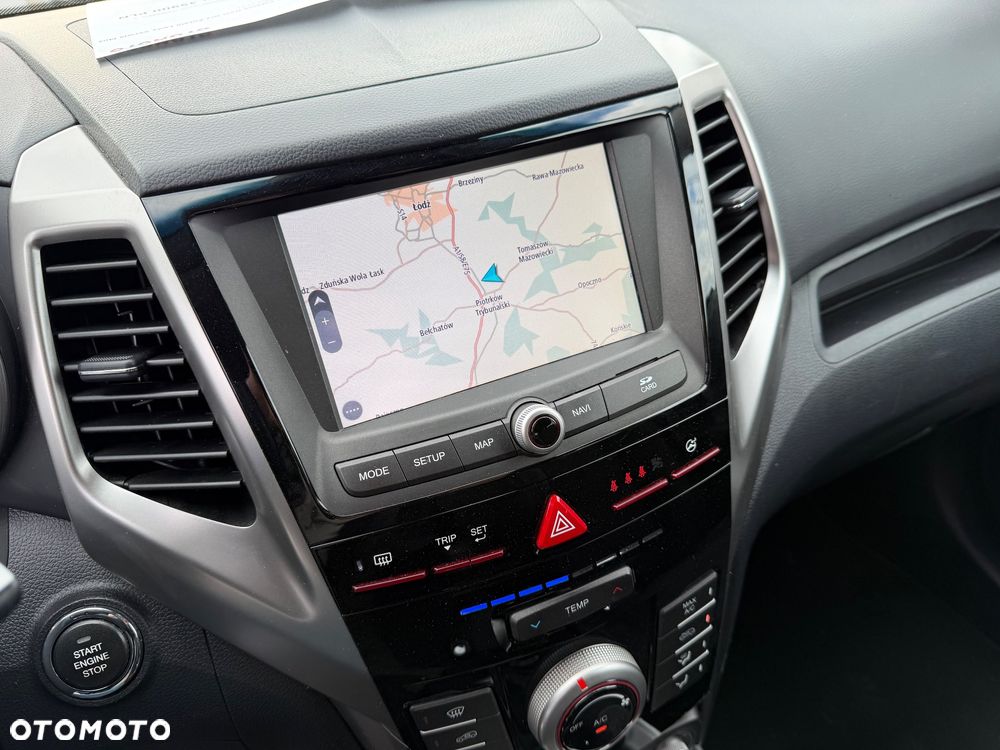 SsangYong/KGM Tivoli e-XGi 160 2WD Black+White - 29