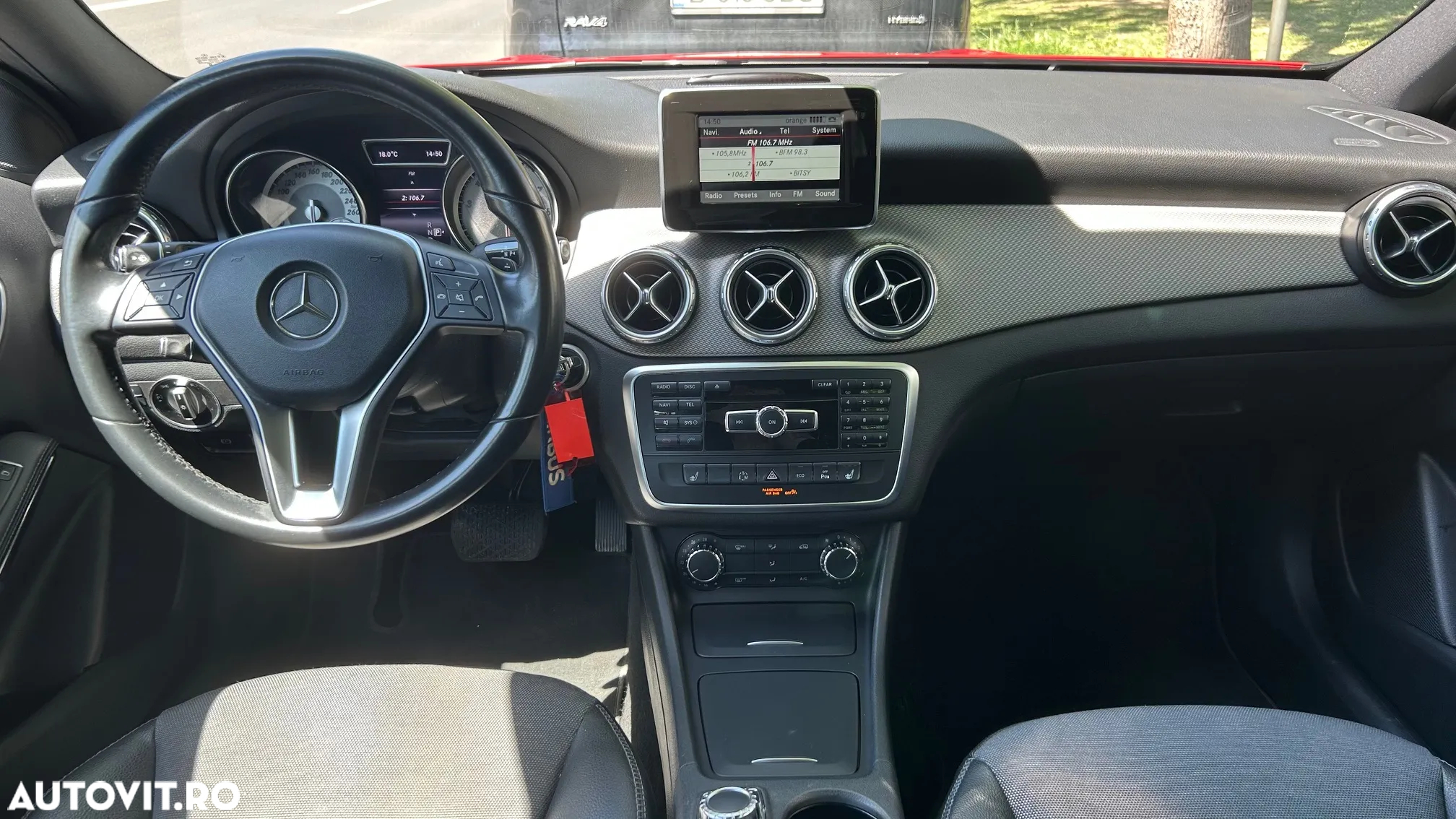 Mercedes-Benz GLA - 8