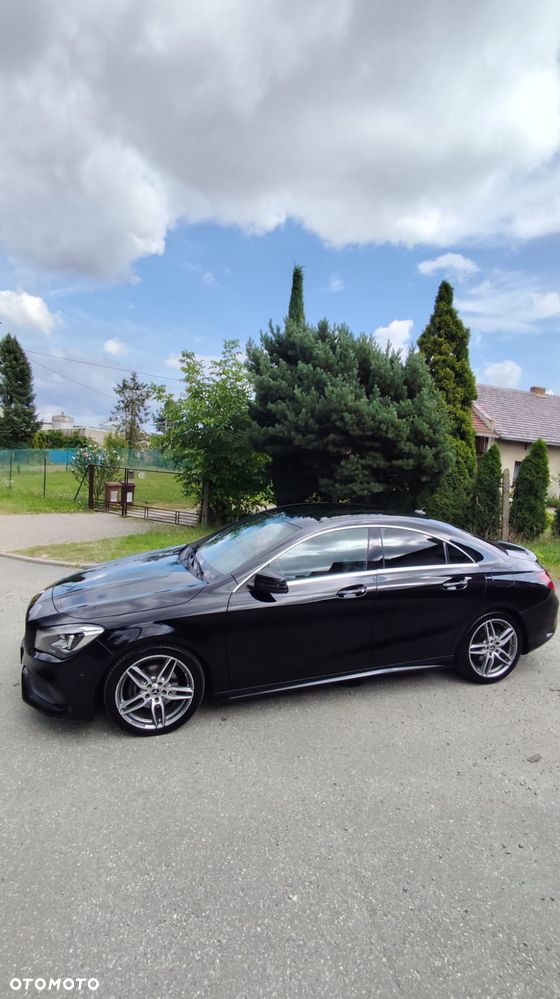 Mercedes-Benz CLA 180 AMG Line - 2