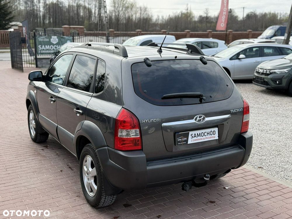 Hyundai Tucson 2.0 2WD GLS - 11