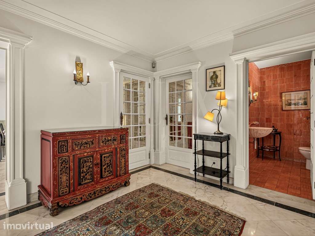 APARTAMENTO DE CHARME COM JARDIM E PISCINA NO CENTRO DO ESTORIL - Grande imagem: 3/47