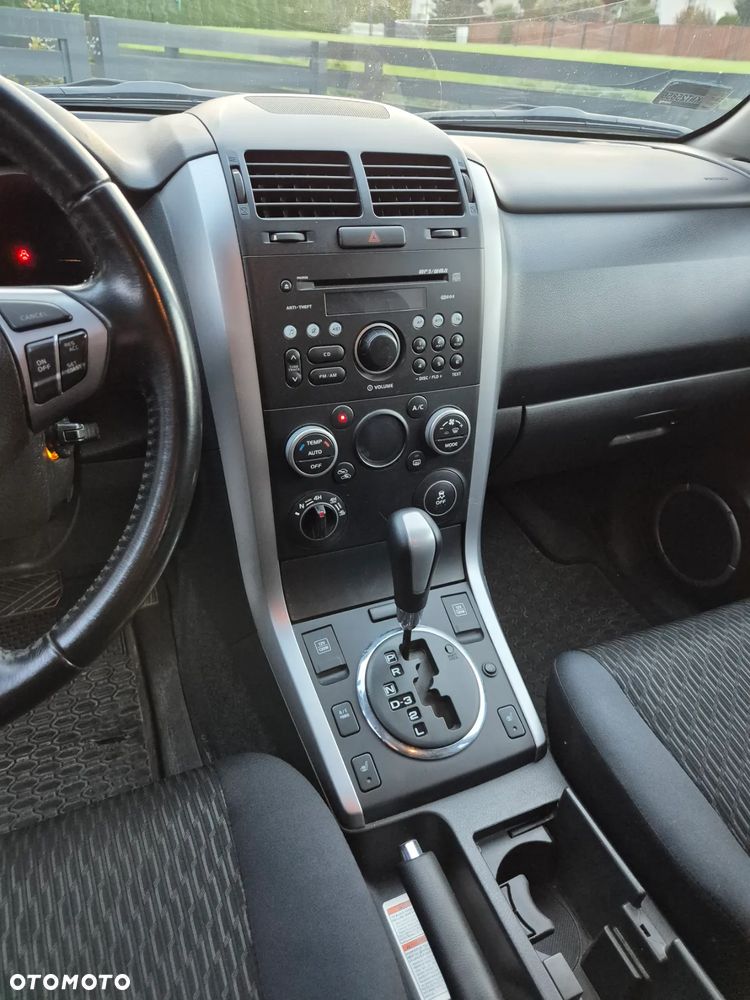 Suzuki Grand Vitara - 12