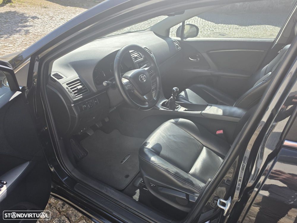 Toyota Avensis SW 2.0 D-4D Luxury - 8